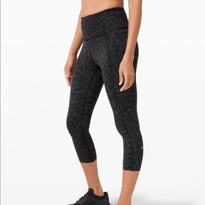 Lululemon • Fast and Free Crop II 19”
